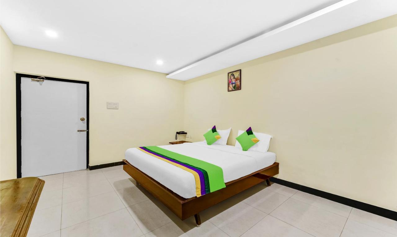 Treebo B Coral, 2 Km From Promenade Beach Hotel Pondicherry Exterior photo