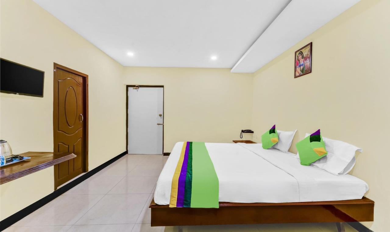 Treebo B Coral, 2 Km From Promenade Beach Hotel Pondicherry Exterior photo